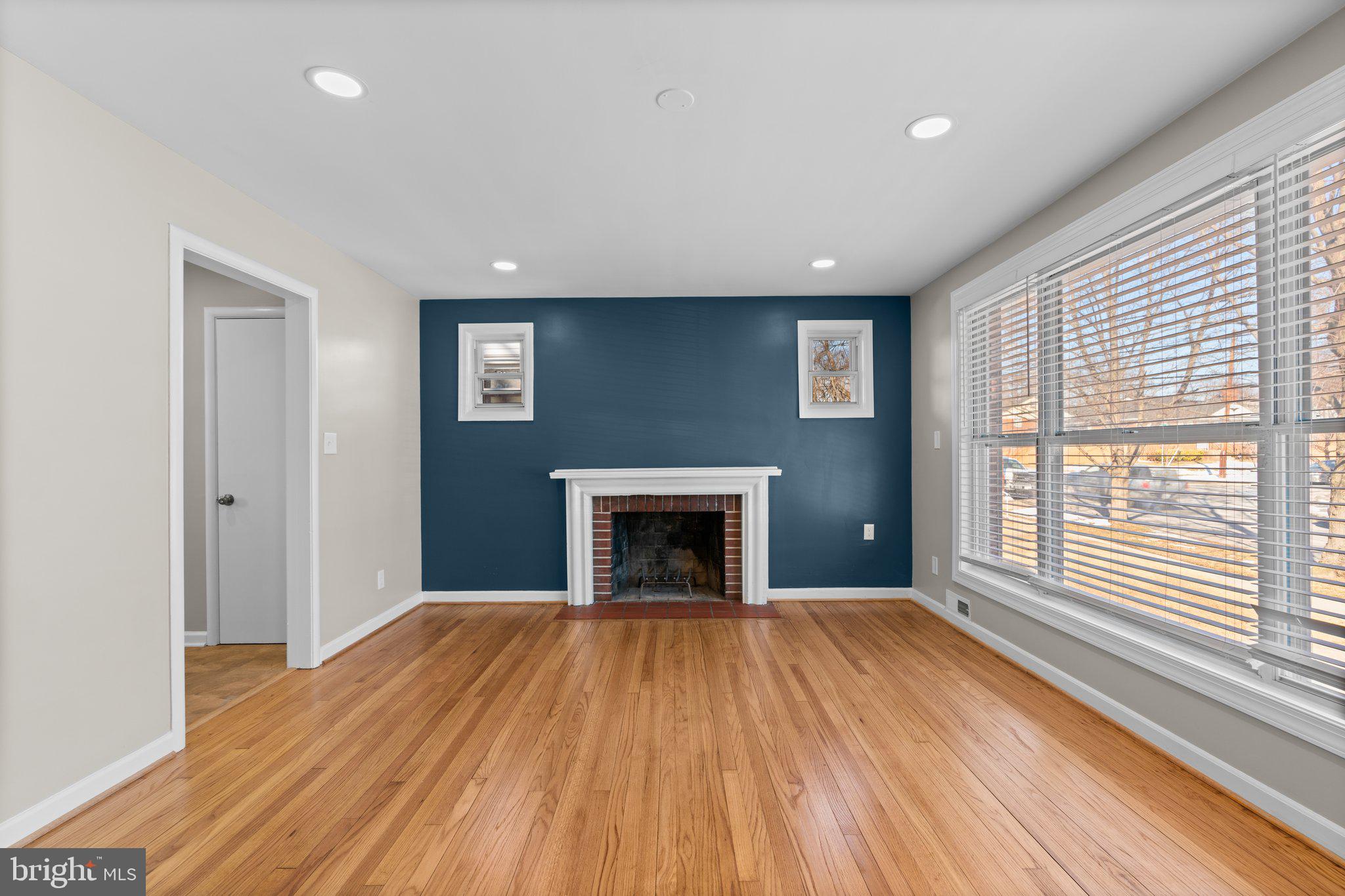 CONNECTICUT AVENUE ESTATES - Residential Lease