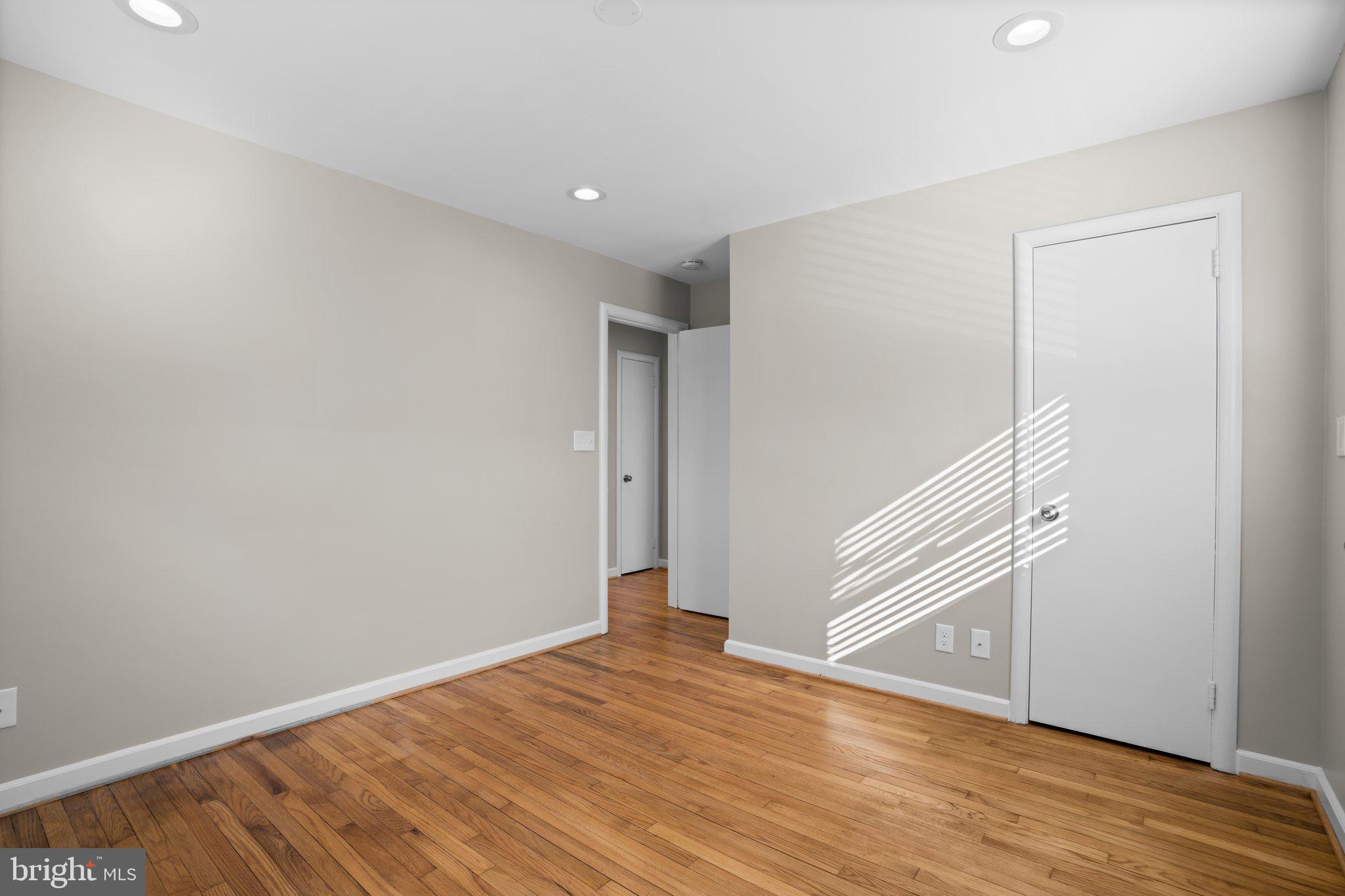 CONNECTICUT AVENUE ESTATES - Residential Lease