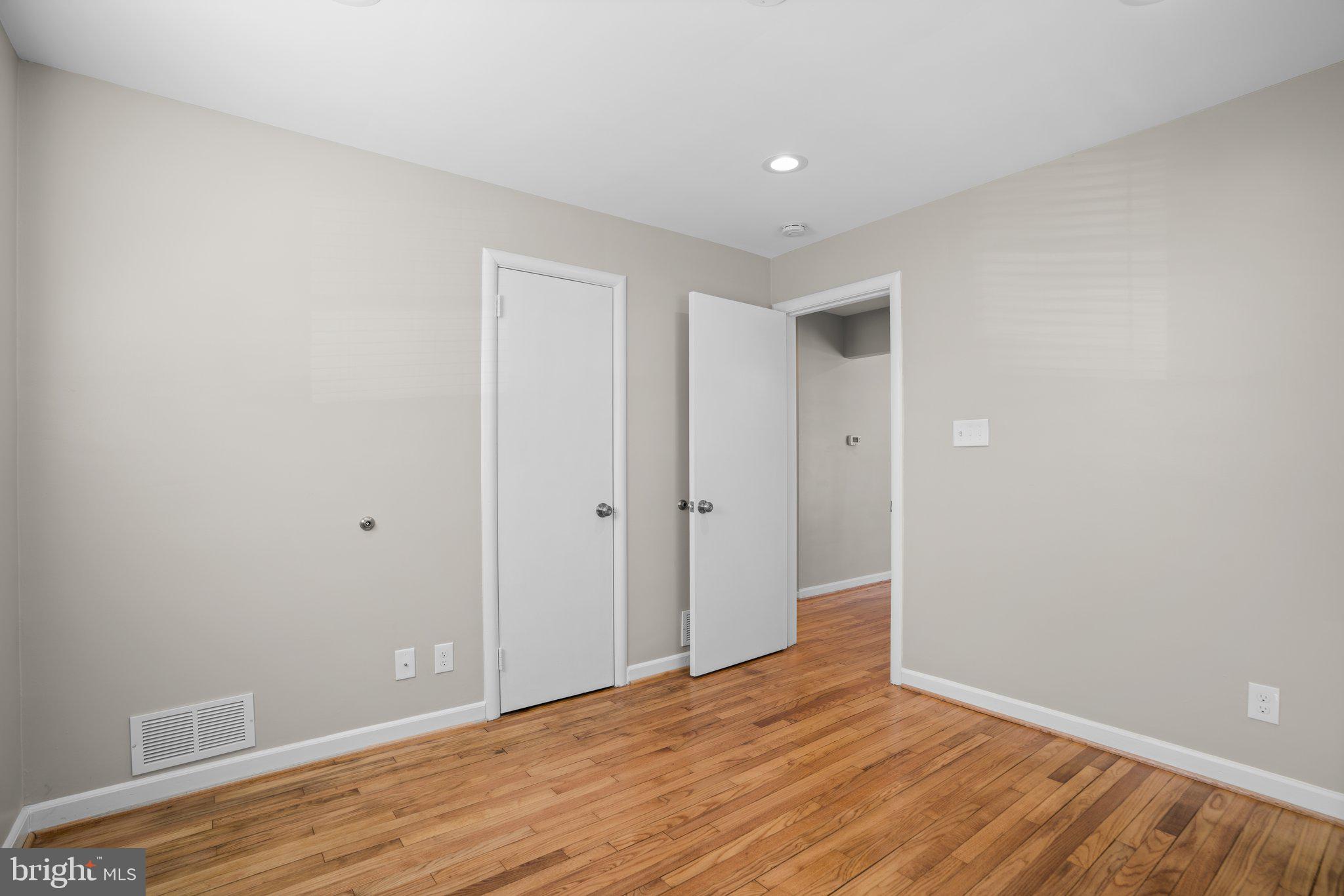 CONNECTICUT AVENUE ESTATES - Residential Lease