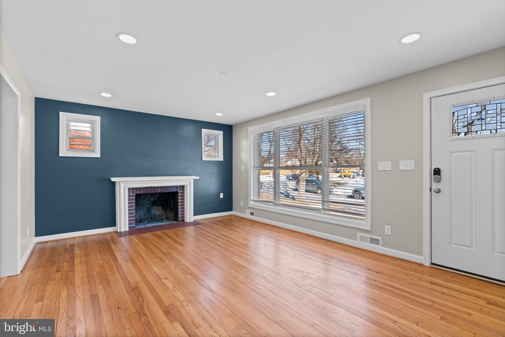 CONNECTICUT AVENUE ESTATES - Residential Lease