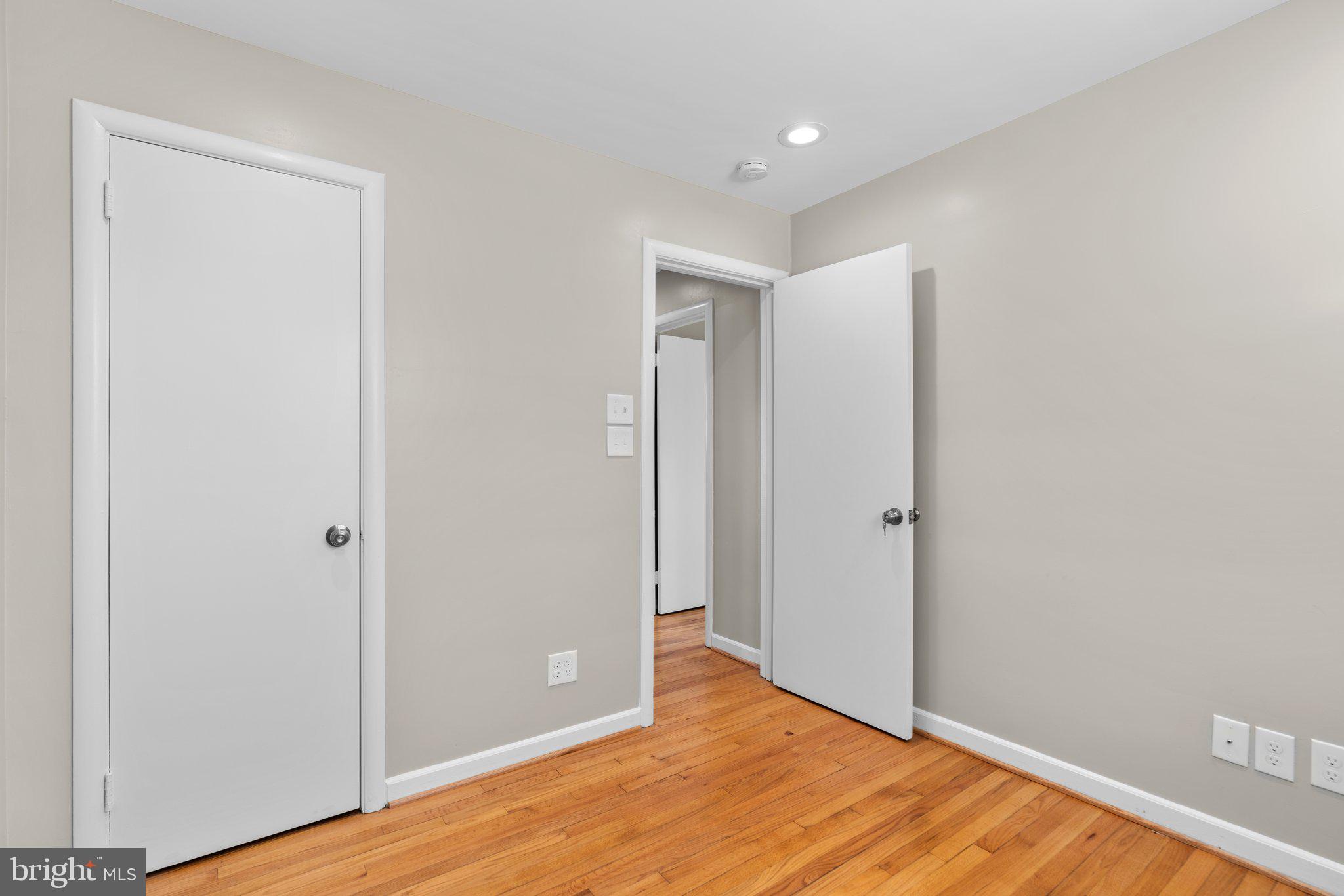 CONNECTICUT AVENUE ESTATES - Residential Lease