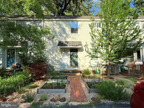 Homes For Sale - 14 Laurel Hill Road<br/> GREENBELT, MD 20770