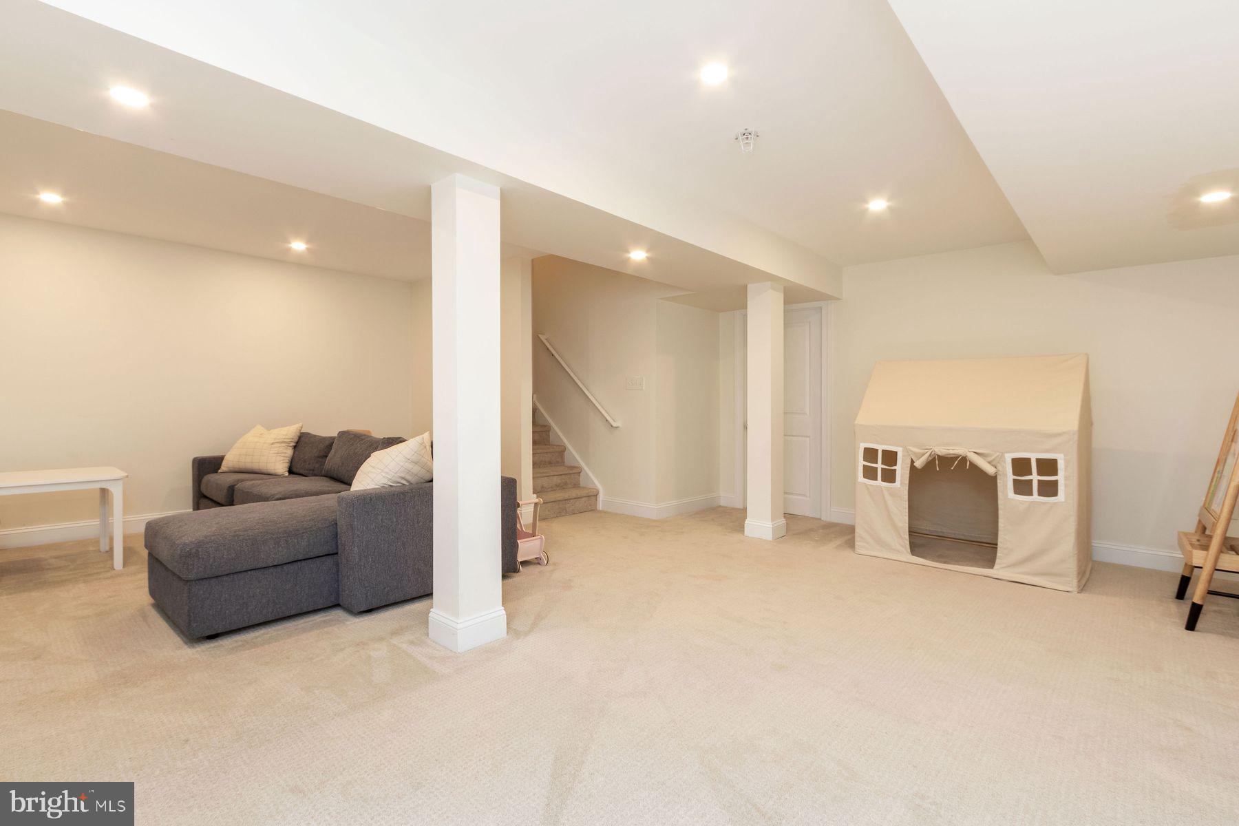 COLEBROOK - Residential