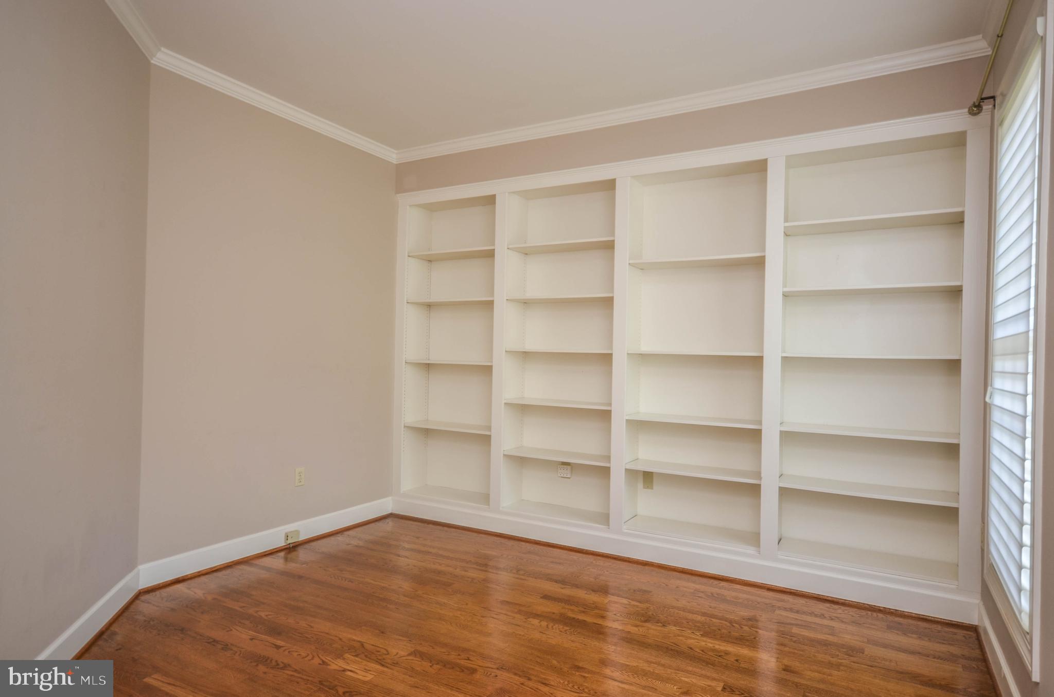 RIVER FALLS - Residential Lease