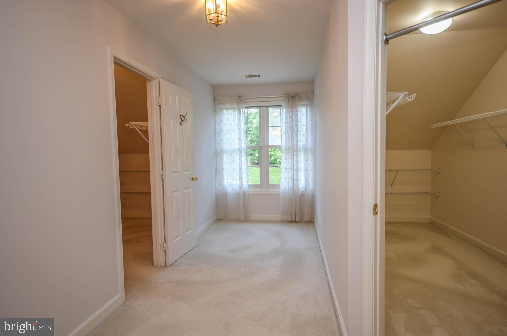 RIVER FALLS - Residential Lease