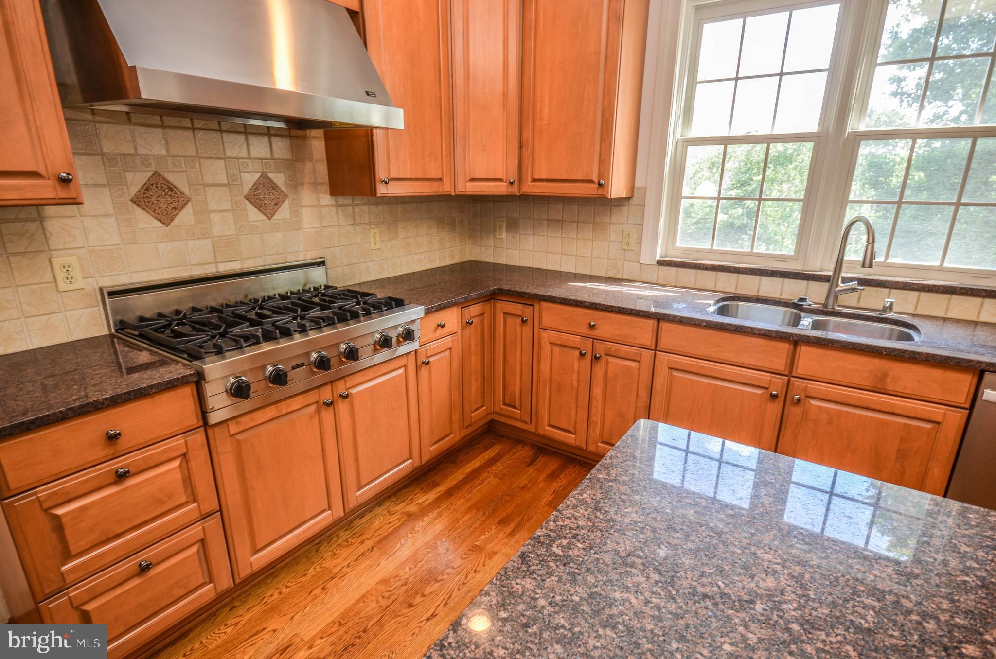 RIVER FALLS - Residential Lease