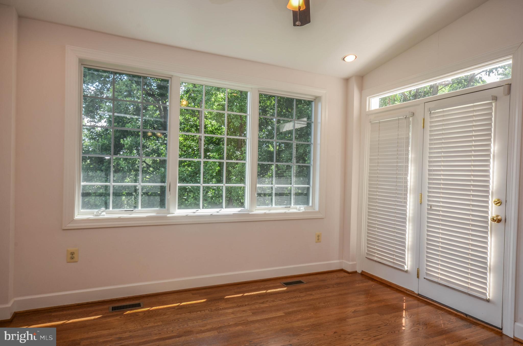 RIVER FALLS - Residential Lease