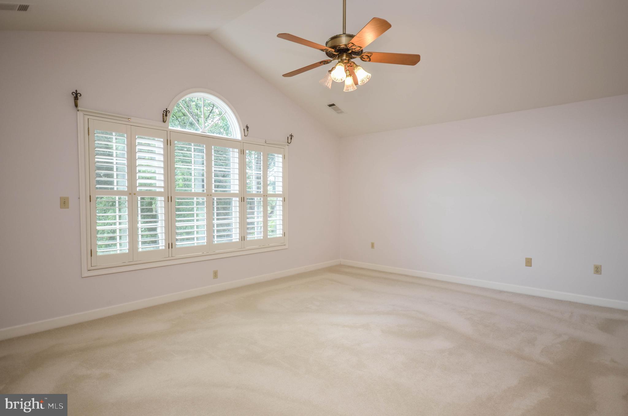 RIVER FALLS - Residential Lease