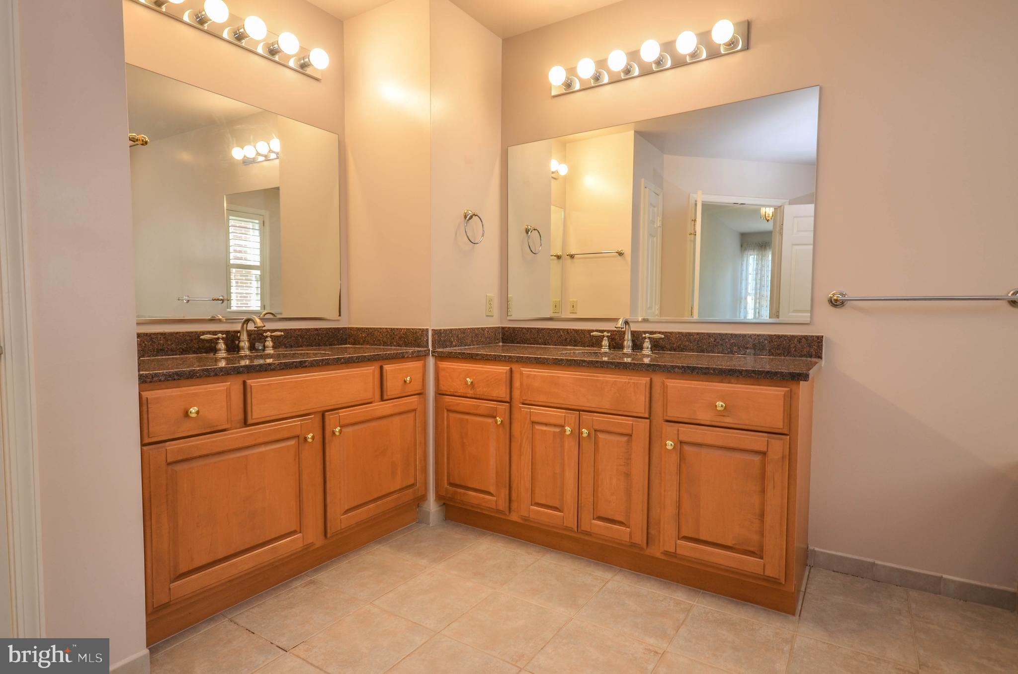 RIVER FALLS - Residential Lease