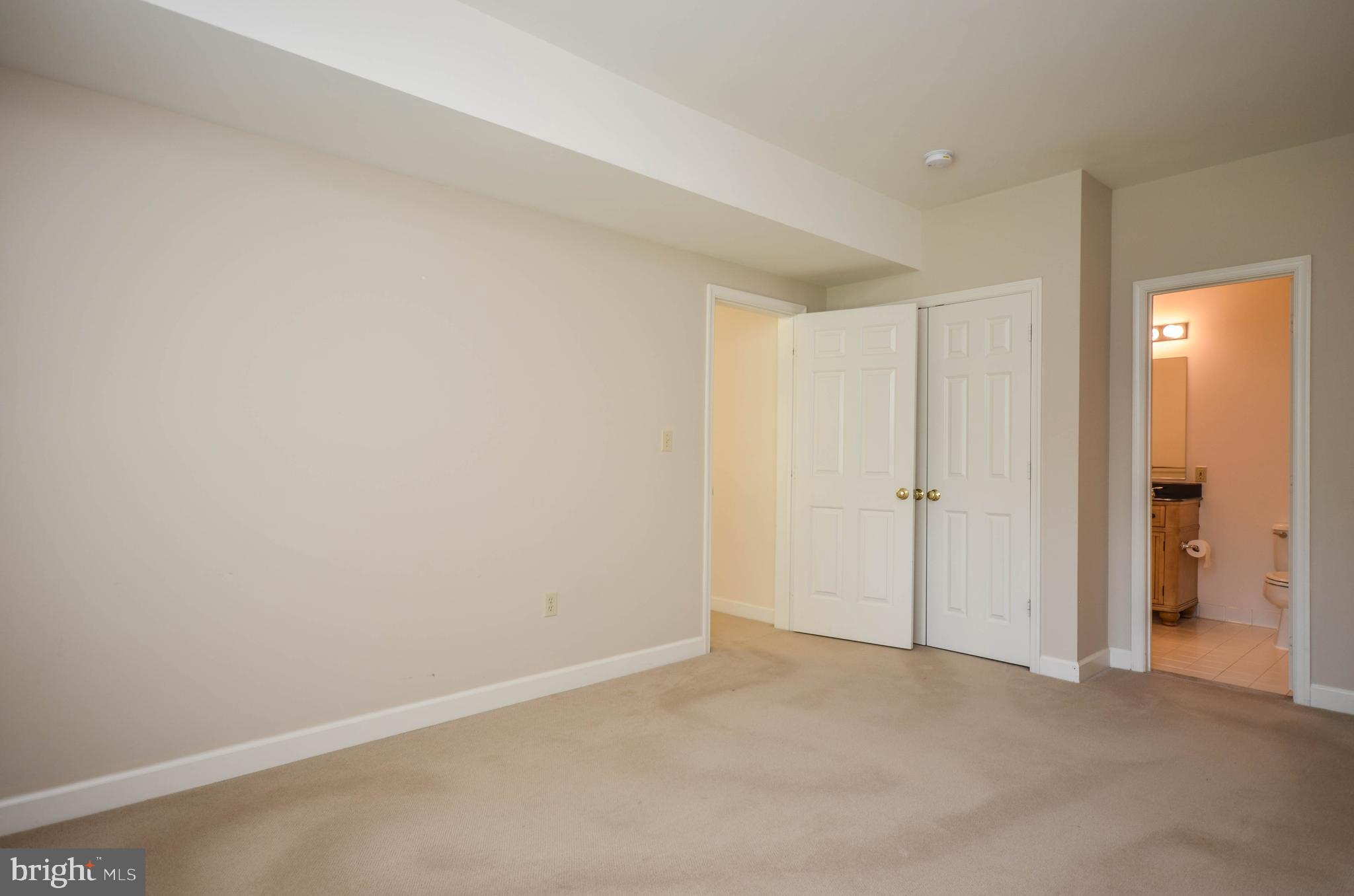 RIVER FALLS - Residential Lease