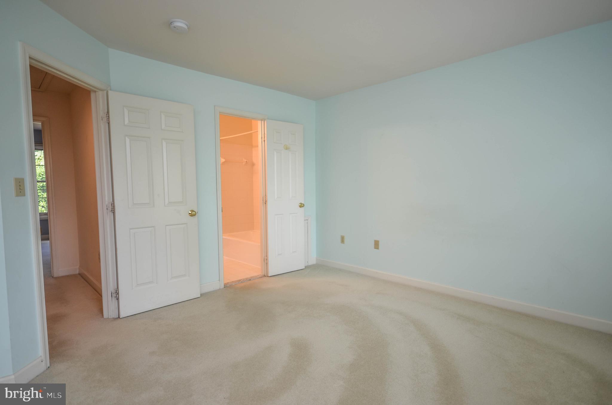 RIVER FALLS - Residential Lease