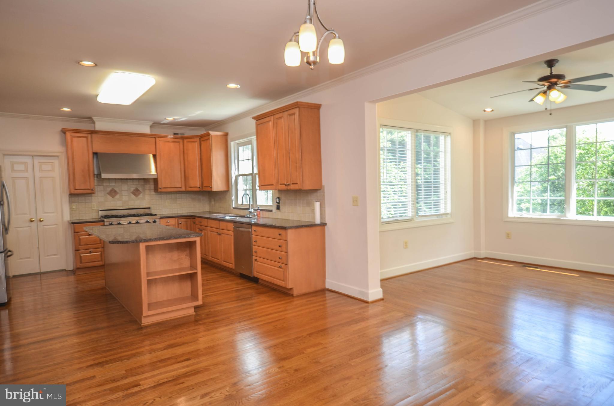 RIVER FALLS - Residential Lease