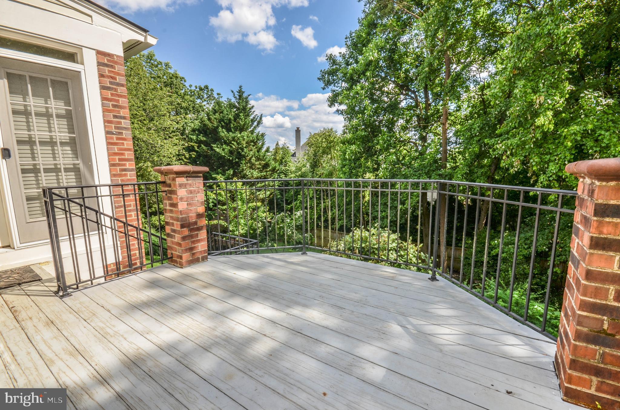 RIVER FALLS - Residential Lease