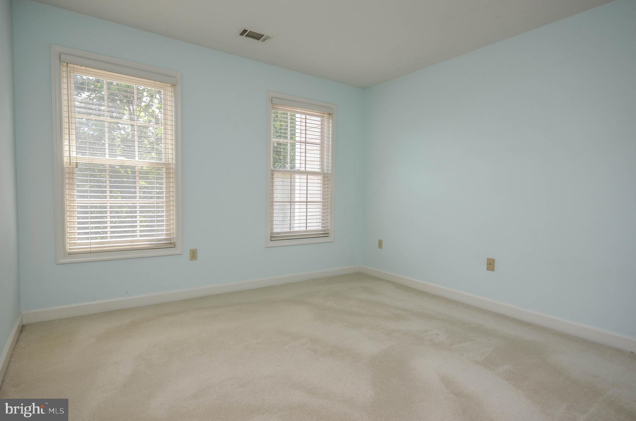 RIVER FALLS - Residential Lease