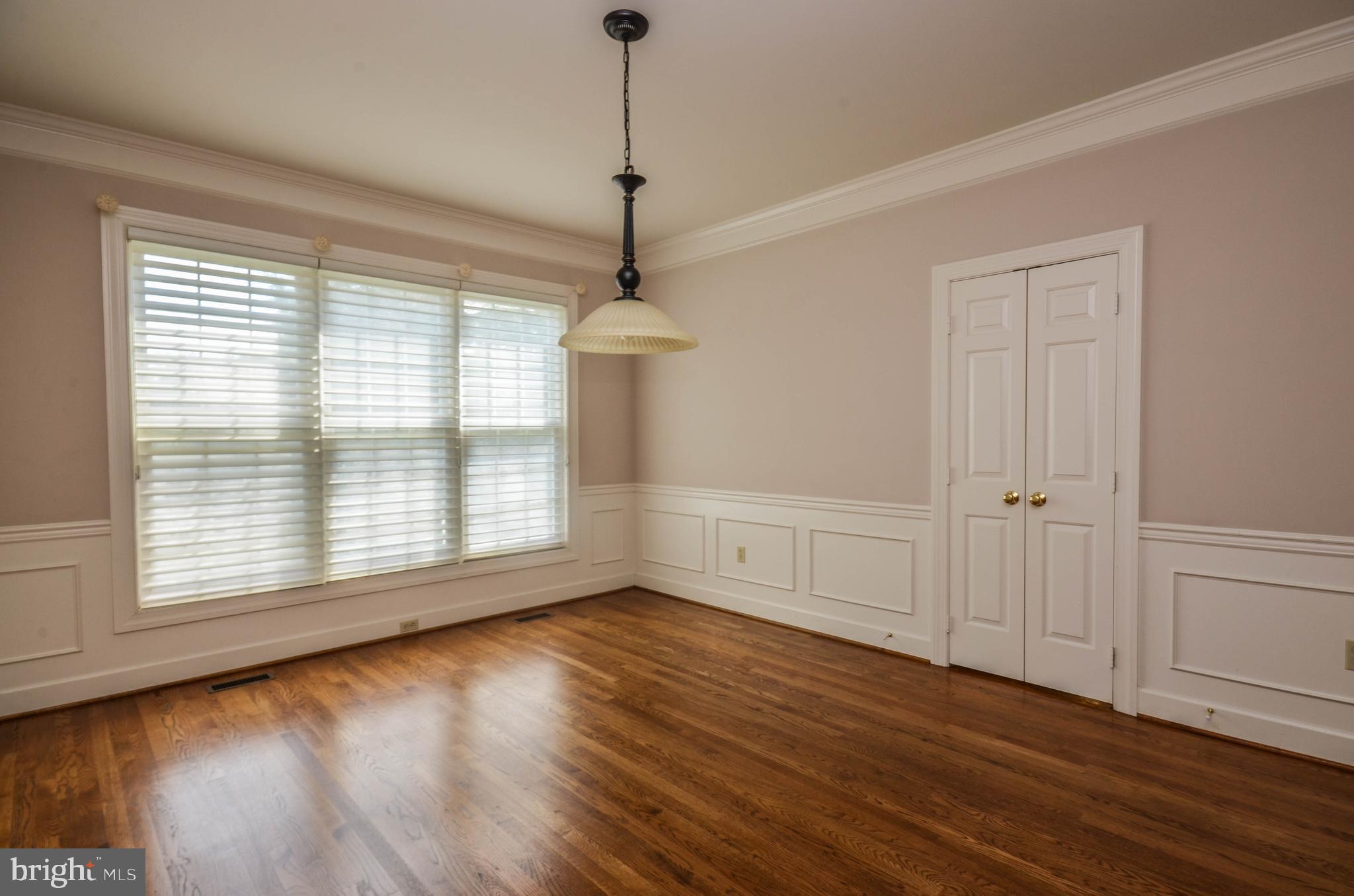 RIVER FALLS - Residential Lease