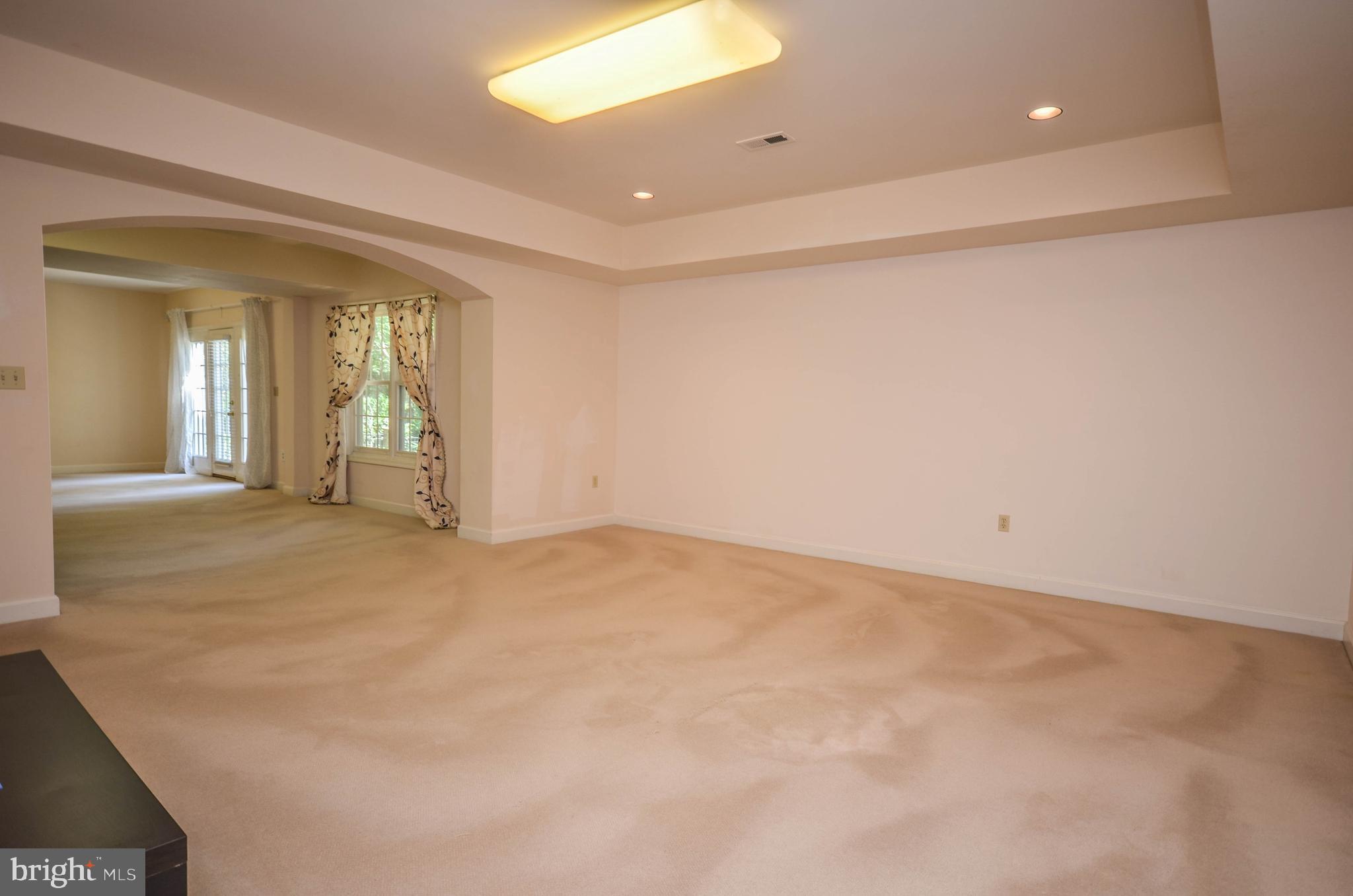 RIVER FALLS - Residential Lease