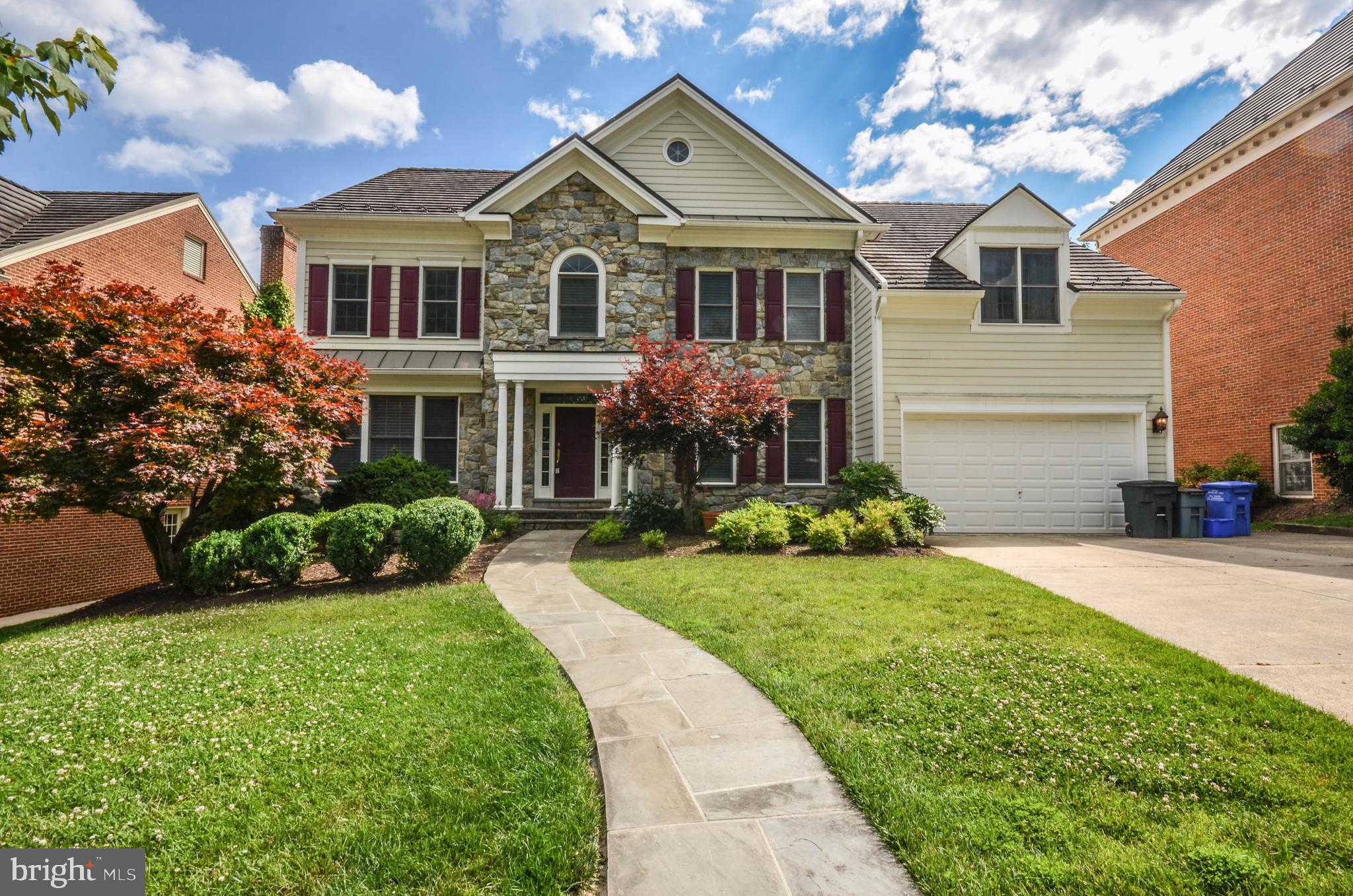 RIVER FALLS - Residential Lease