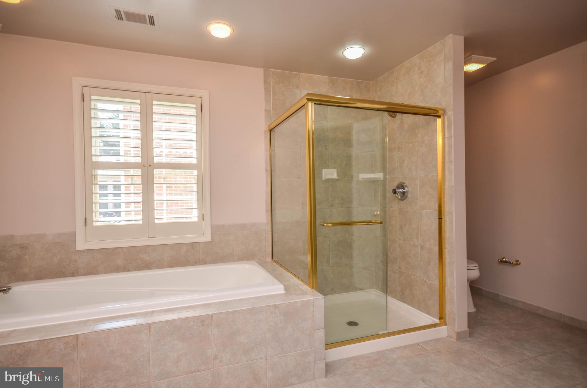 RIVER FALLS - Residential Lease