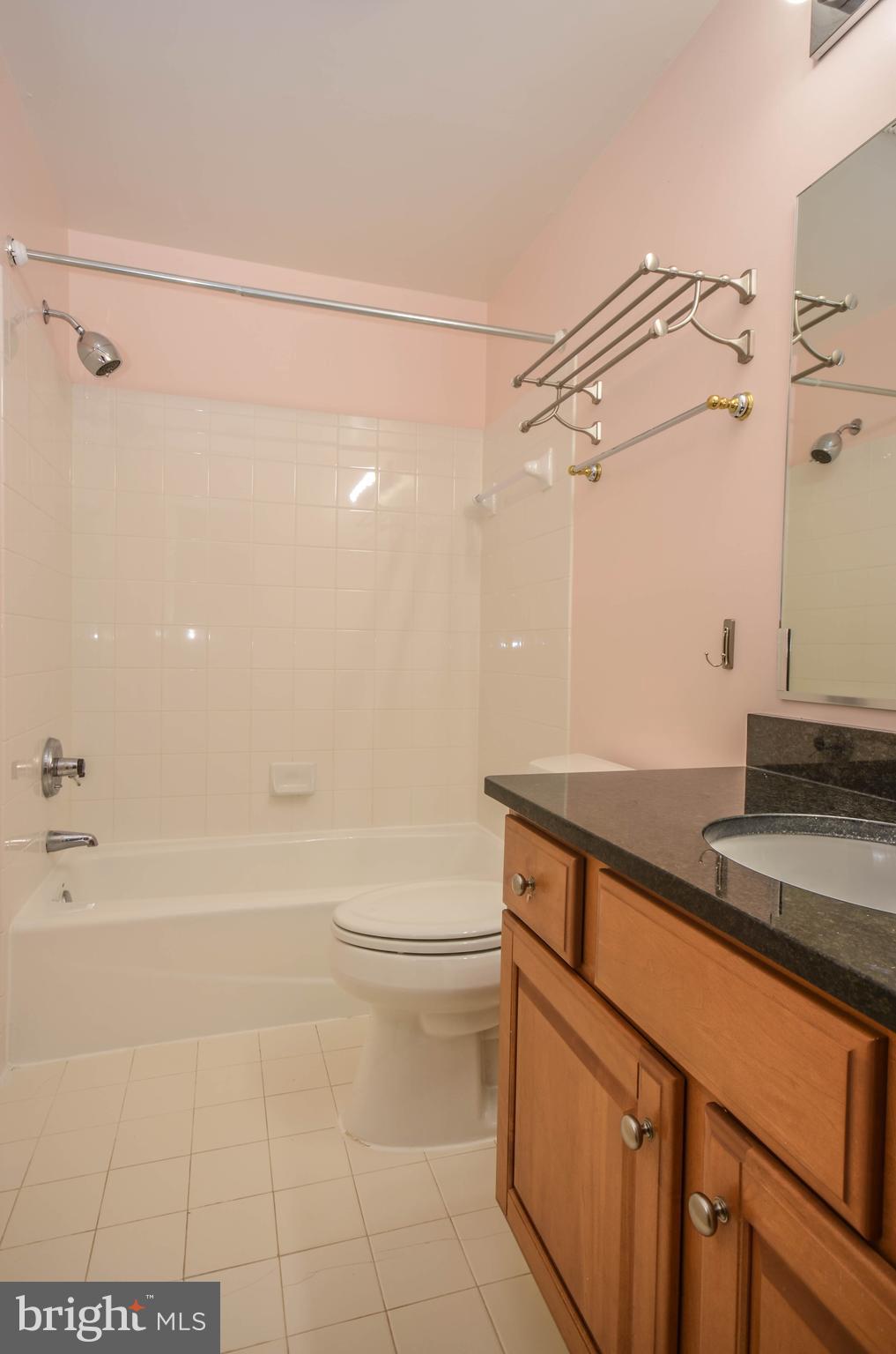 RIVER FALLS - Residential Lease