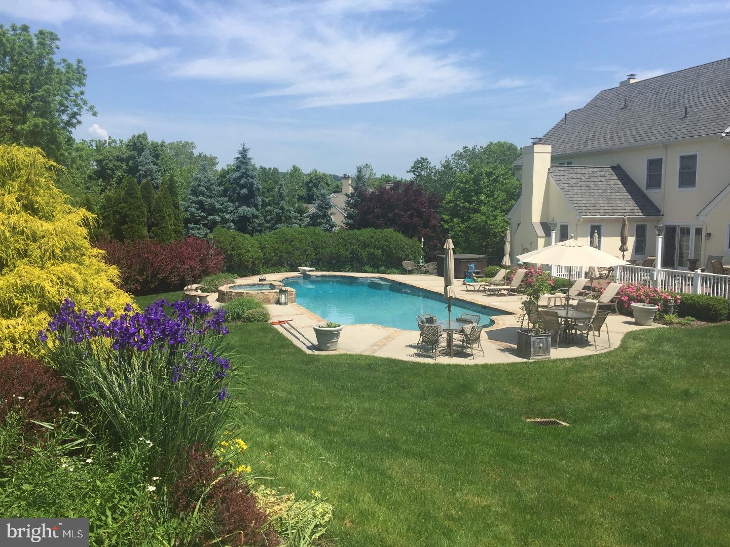 MAPLE HILL - Residential