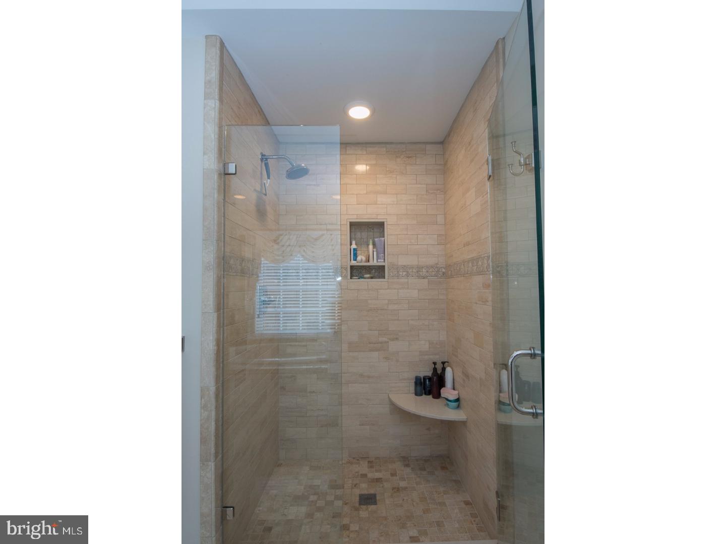 MAPLE HILL - Residential