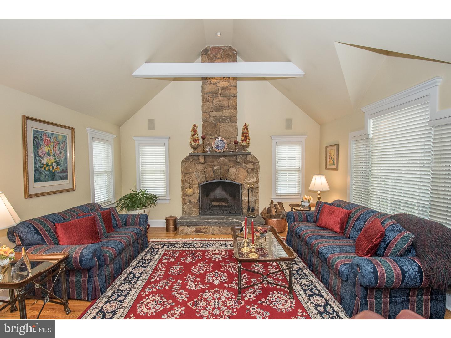 MAPLE HILL - Residential