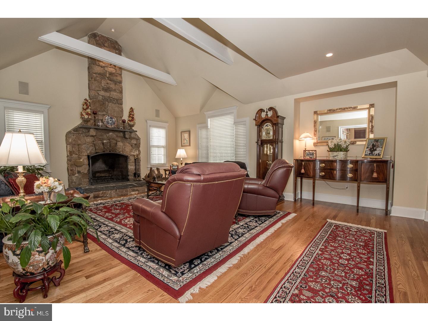 MAPLE HILL - Residential