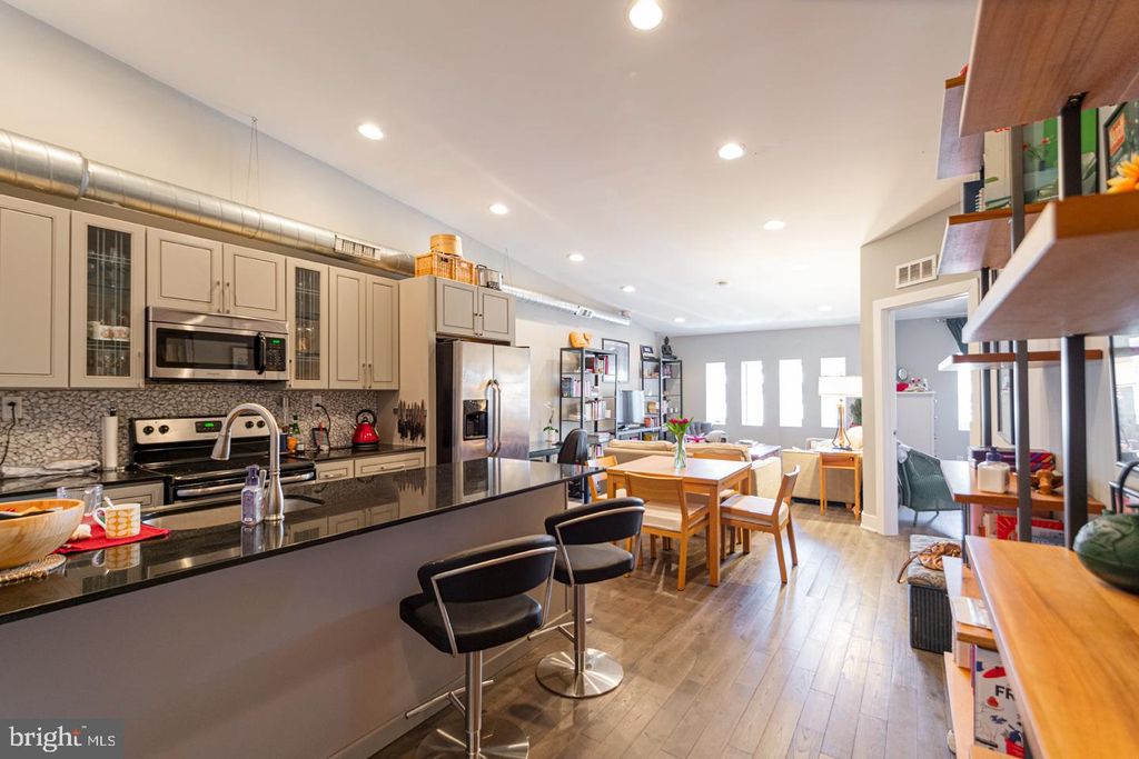 Photo of 135 N 3rd Street #UNIT 5B, PHILADELPHIA, PA 19106 (MLS # PAPH2578162)