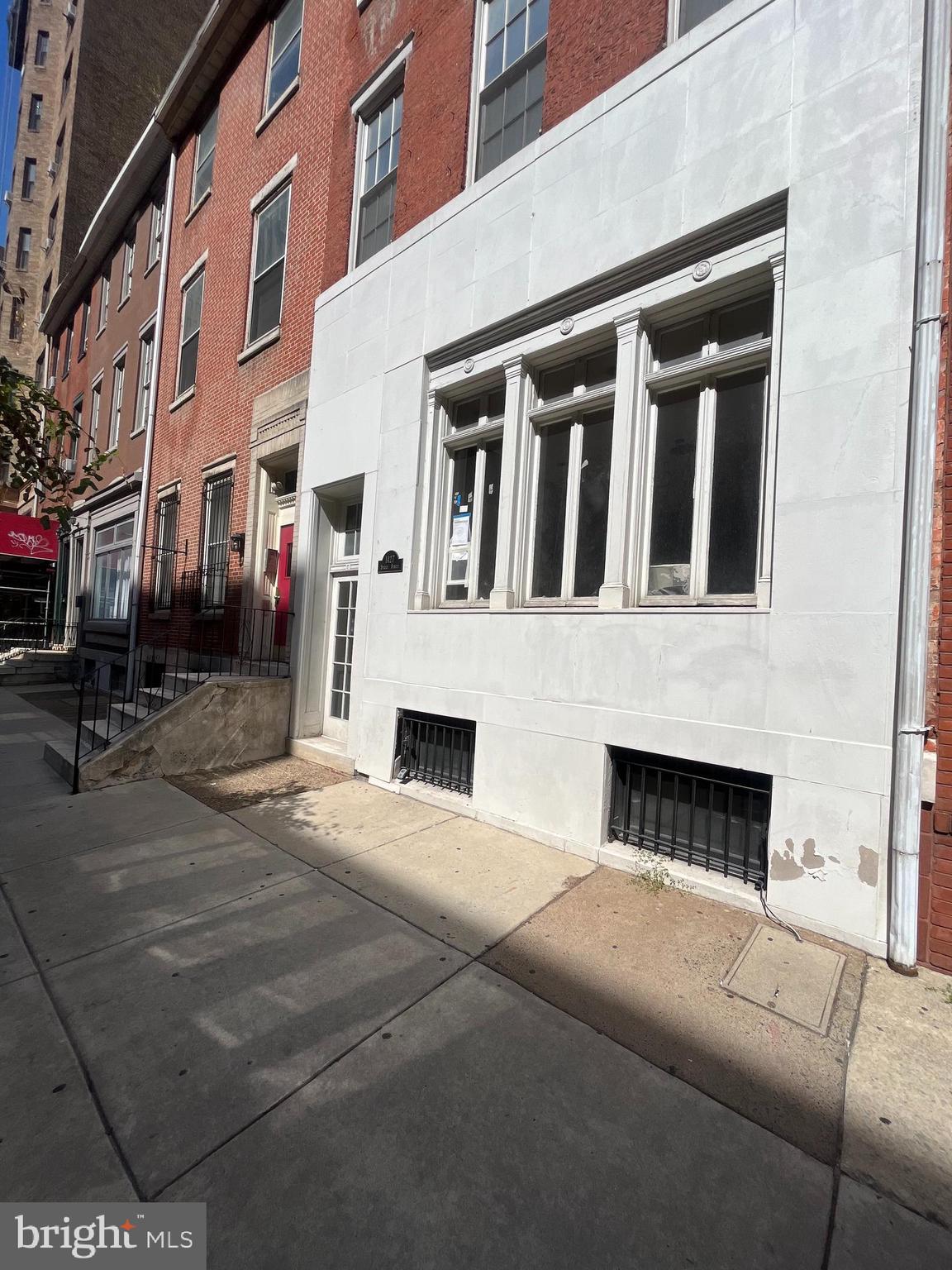 Two intimate and adjoining office spaces plus half-bath for rent near fashionable Avenue of the Arts.. The entire space is approximately 180 sq ft. One room is 6 x 10. Other room is 10 x 10. Plus small half-bath with sink and commode. Rooms are separated for privacy with a door. Tenant pays unit electric and Business U&O tax which is currently $40/m. Close to restaurants, shopping, parking garages and public transportation.