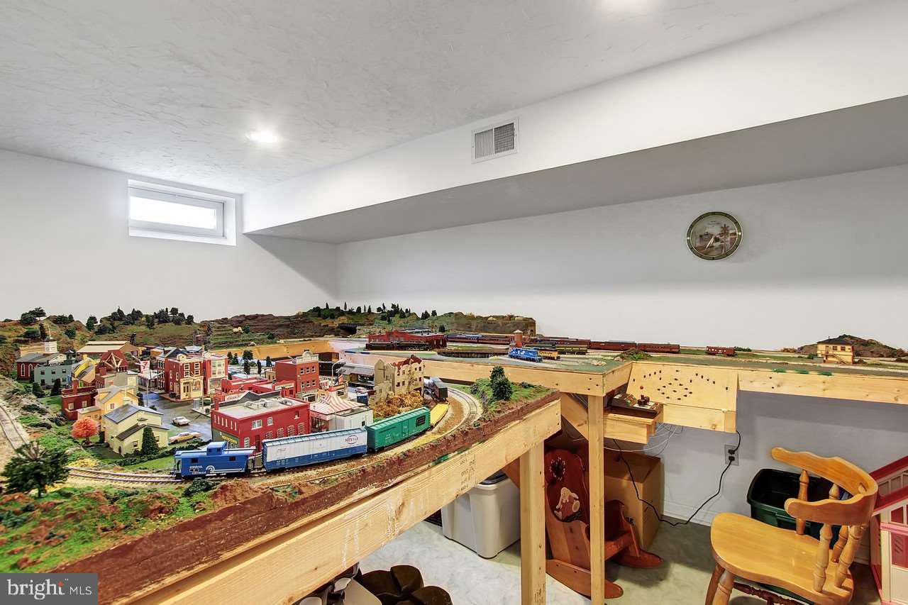 MEADOW HILL ESTATES - Residential