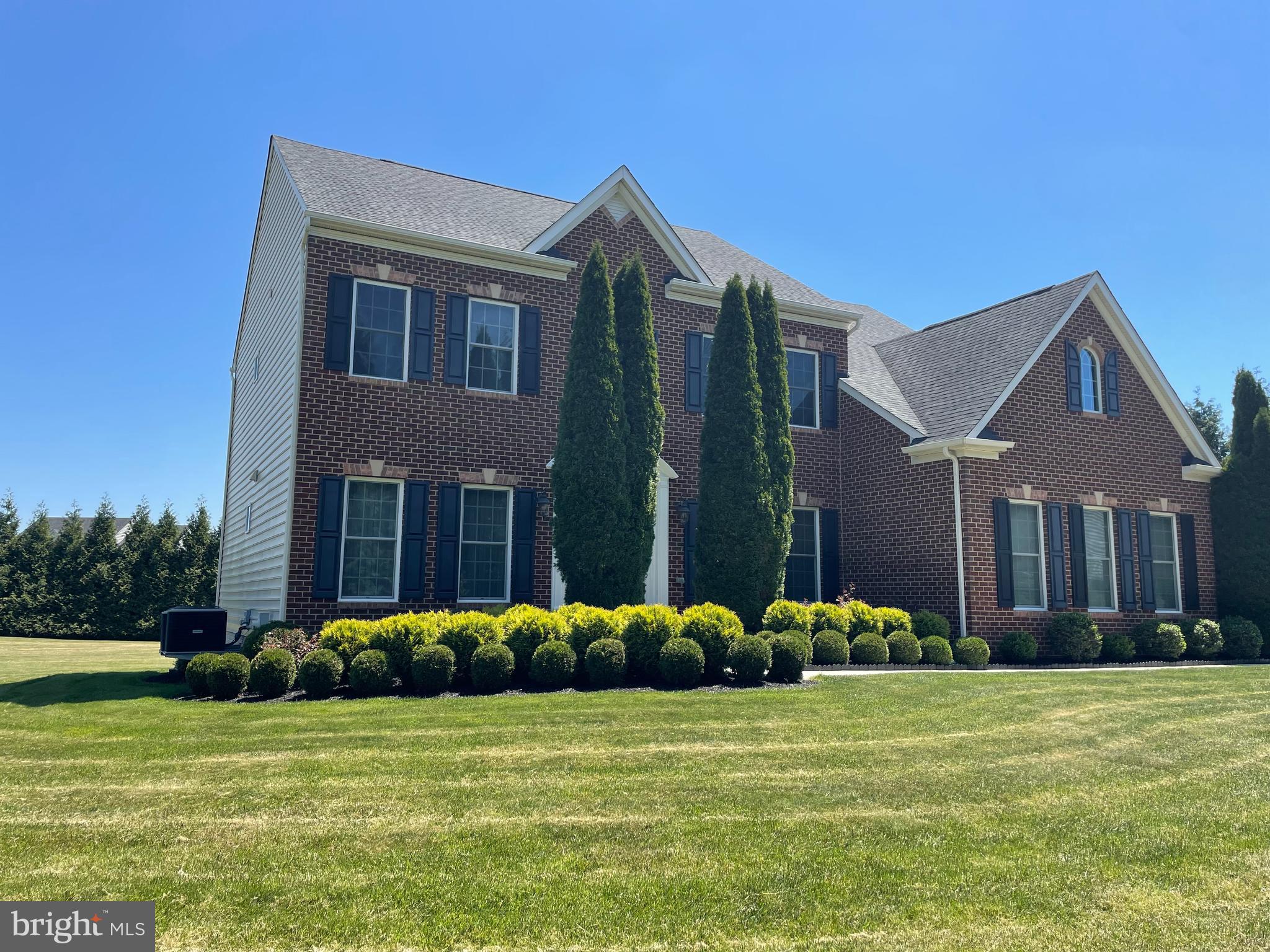 THE WARFIELDS II - Residential