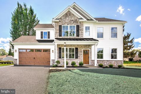 Photo of 332 Edgemont Drive, WILLOW STREET, PA 17584 (MLS # PALA2074672)
