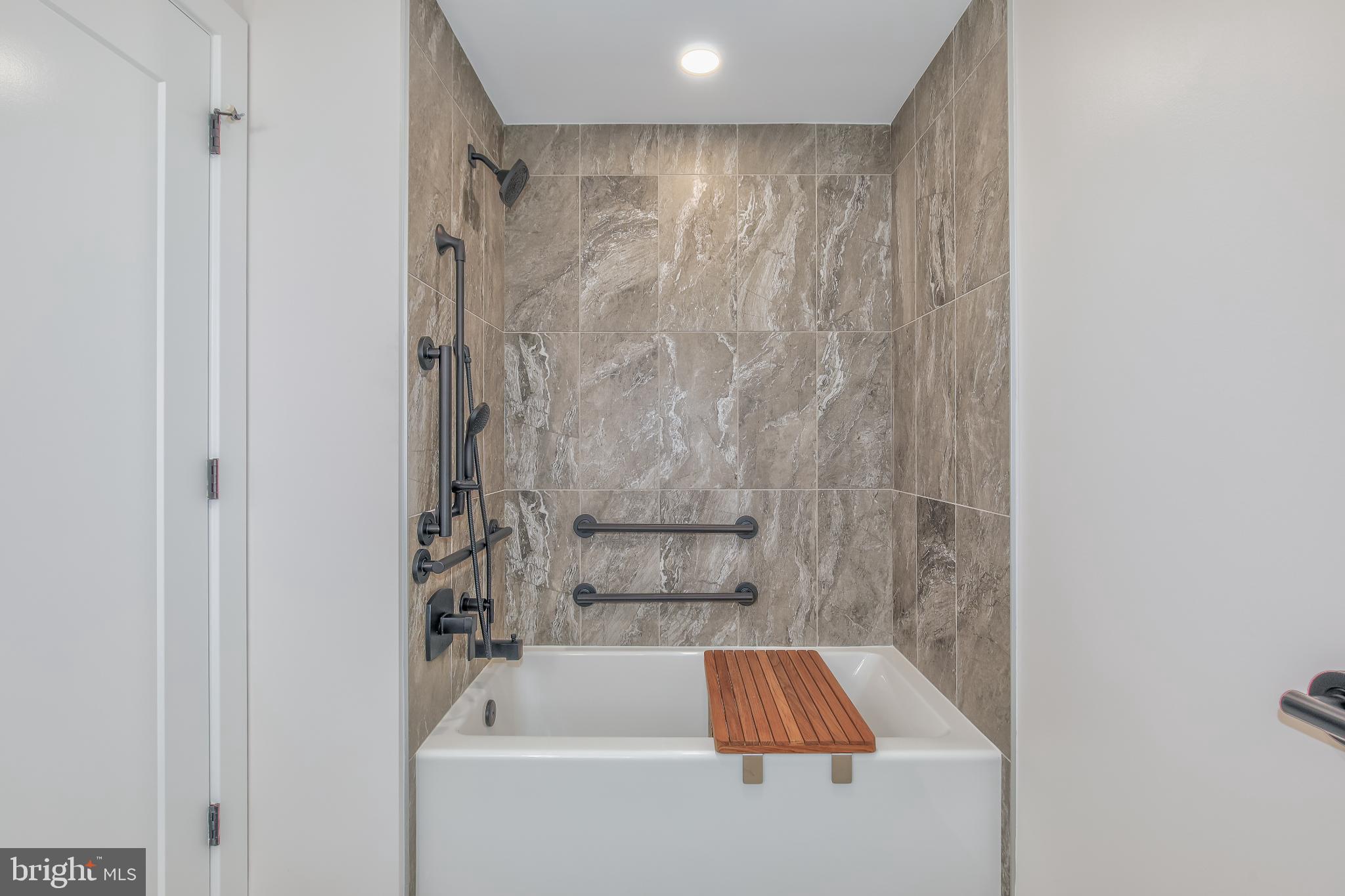 FALLS CHURCH CITY - Residential