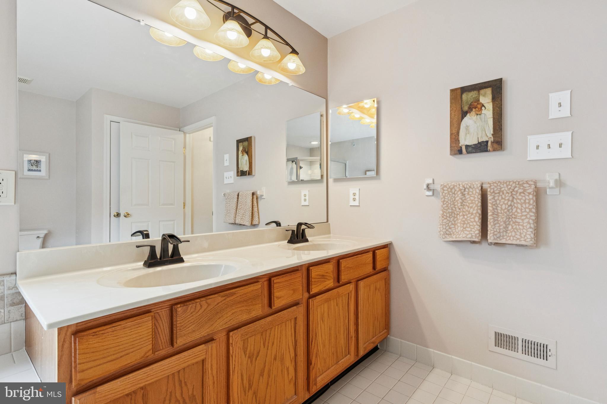 HILL VIEW - Residential