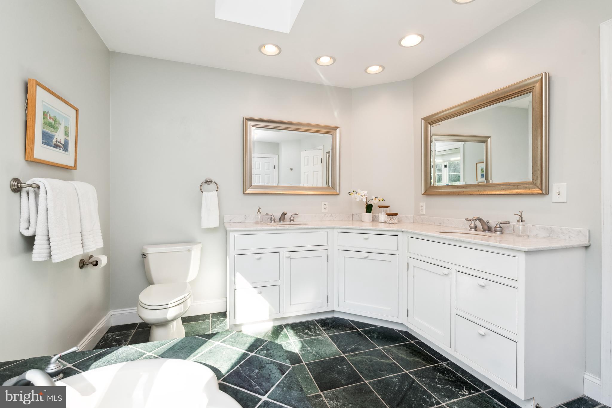 ROUND BAY - Residential