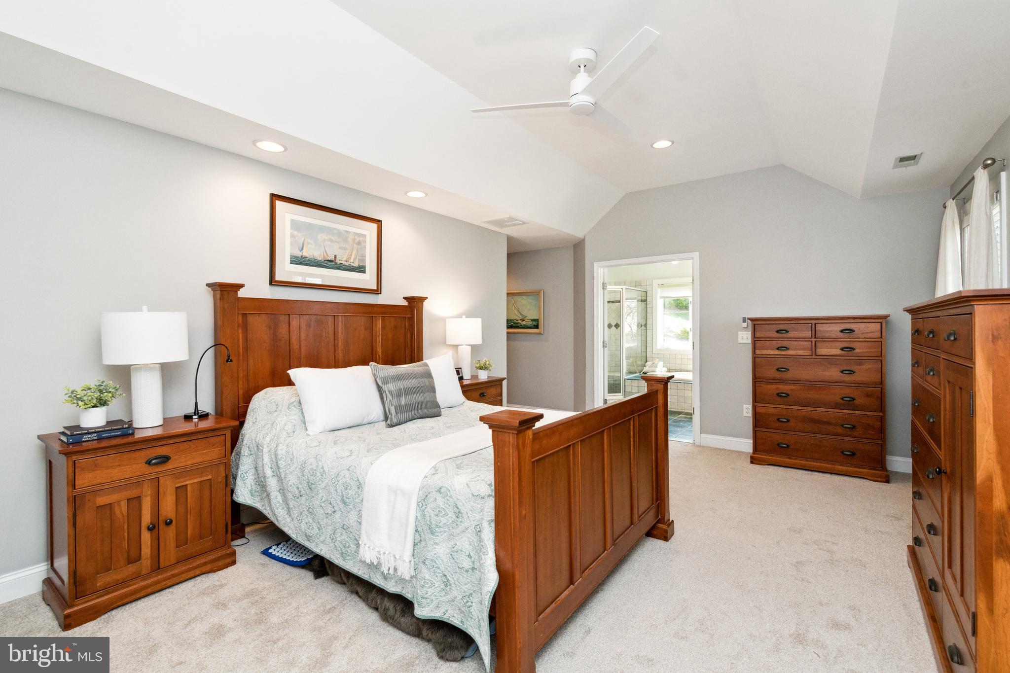 ROUND BAY - Residential