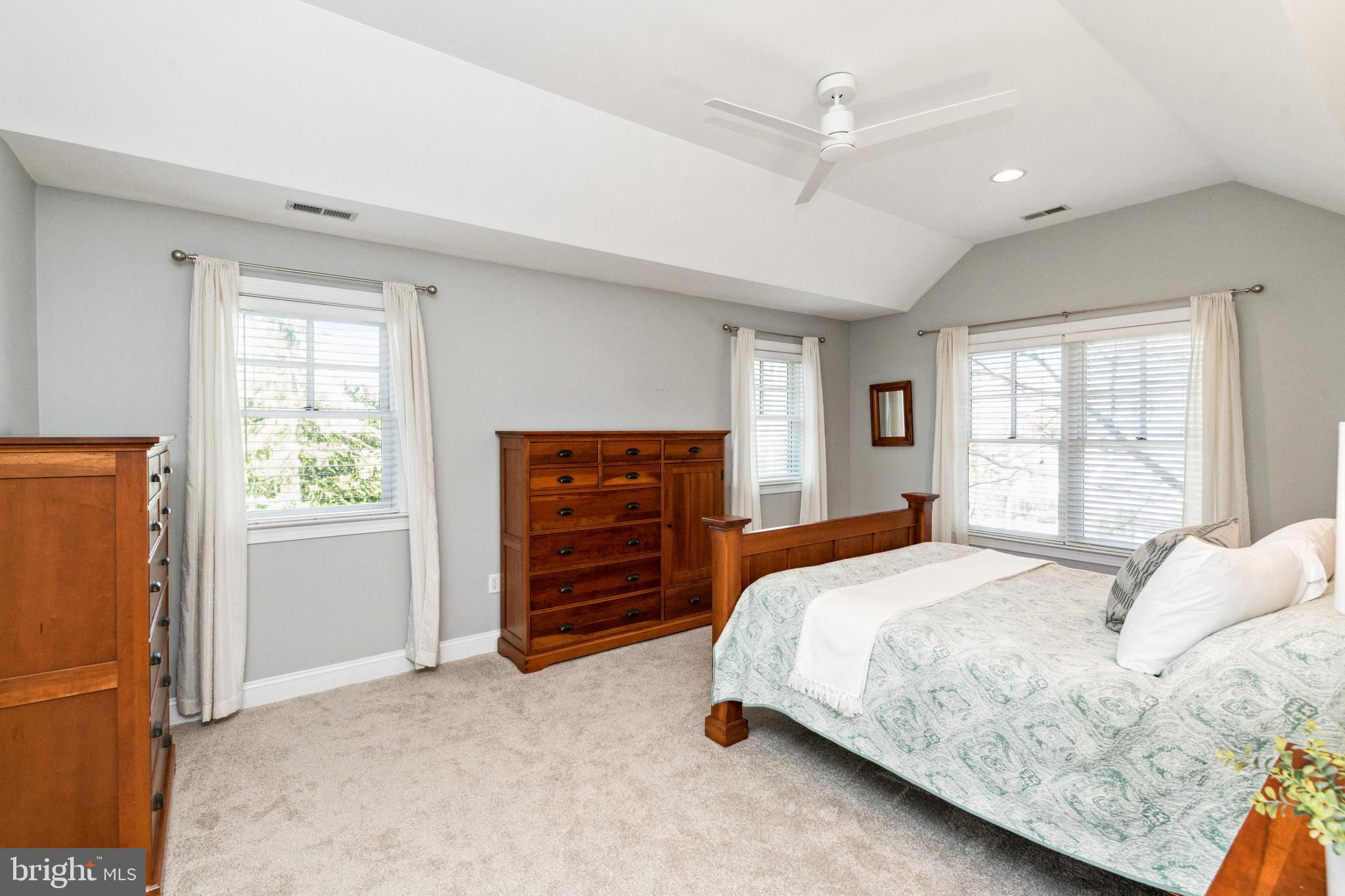 ROUND BAY - Residential