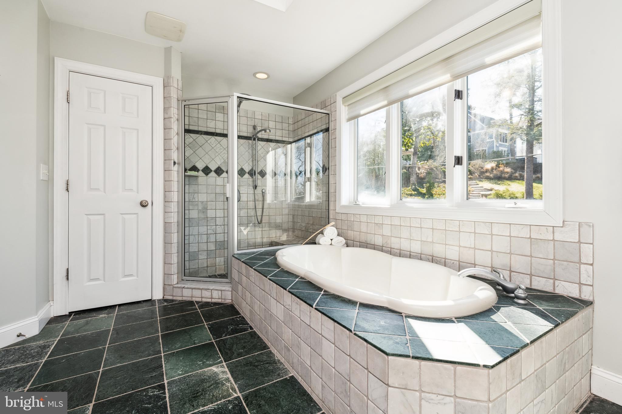 ROUND BAY - Residential