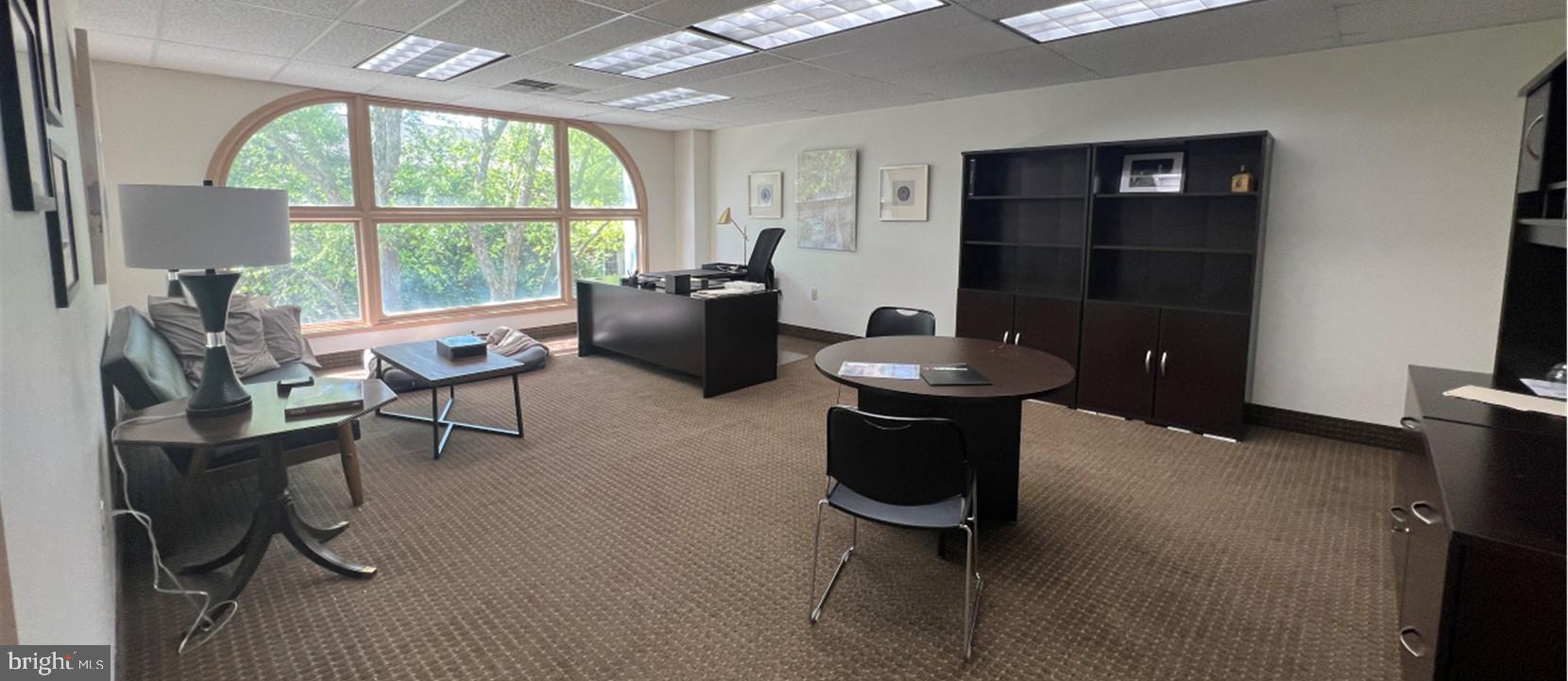 Premier Office location in downtown West Chester Borough. Elevator accessible building, full-services competitive rent rates for every office, professionally managed, & access to shared common areas.
Walking distance to 100+ local retailers / restaurants and Chester County Courthouse.
