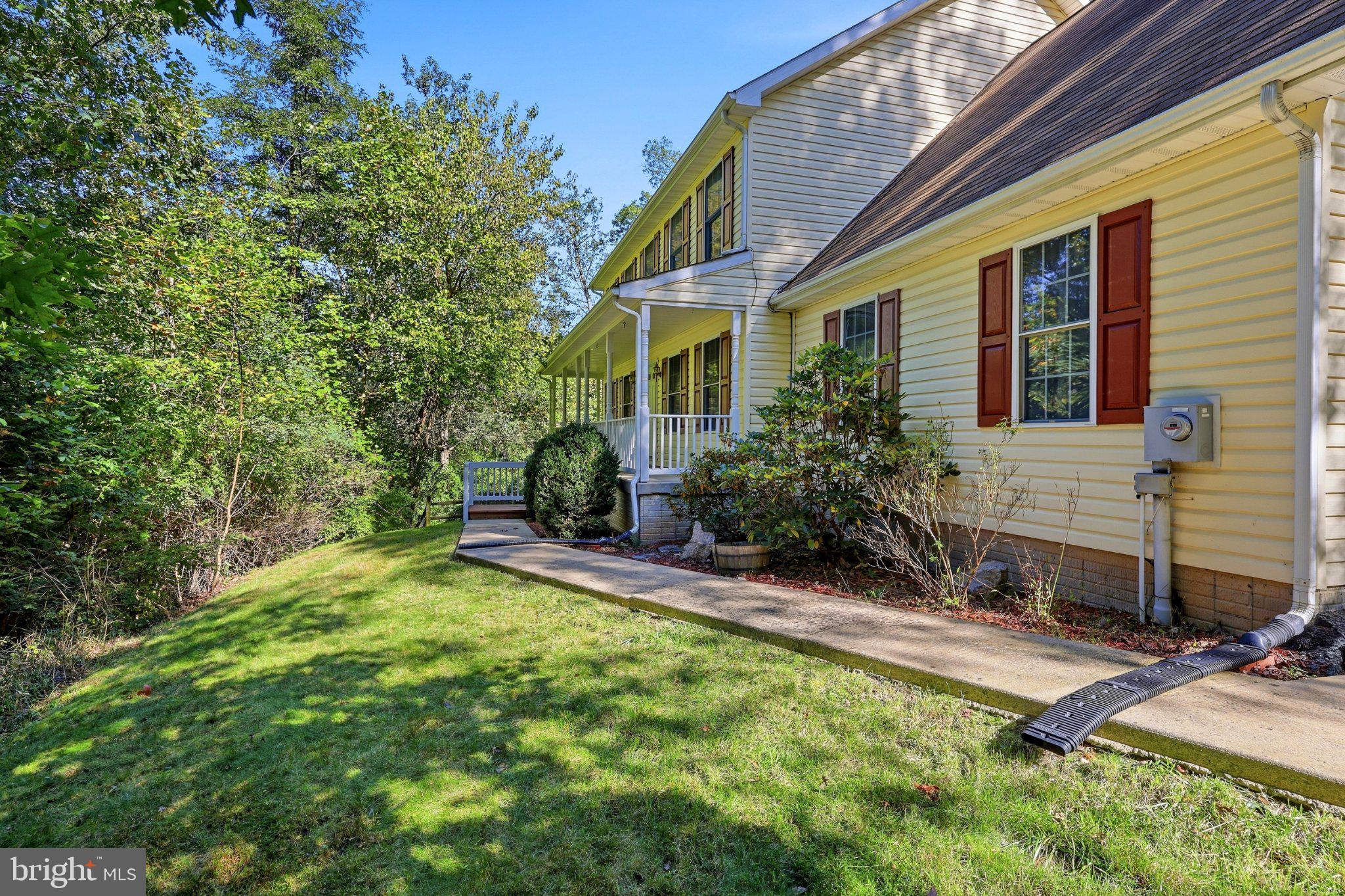228 WARNER LANE