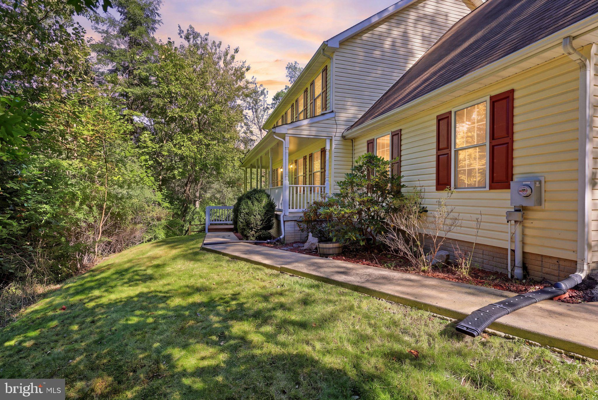 228 WARNER LANE