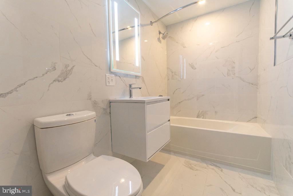 WASHINGTON SQ WEST - Residential Lease