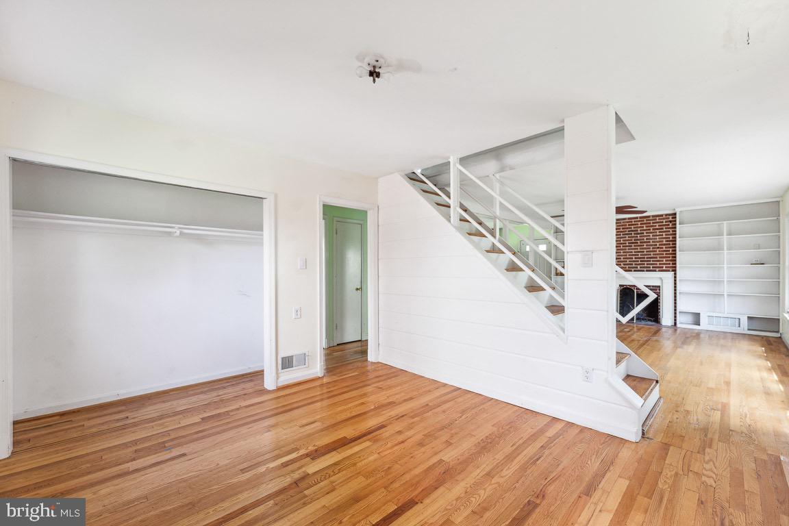 KNOLLWOOD - Residential