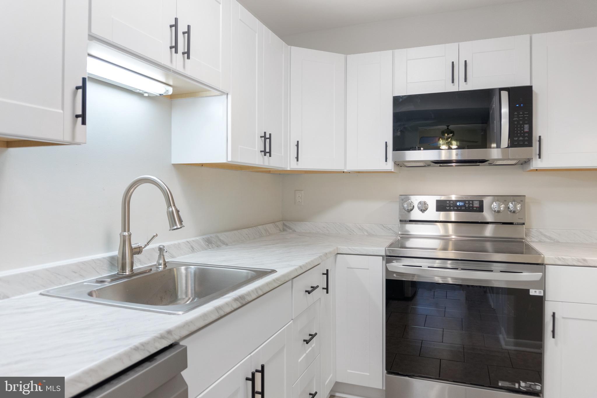 WARREN LODGE CONDOMINIUMS - Residential Lease