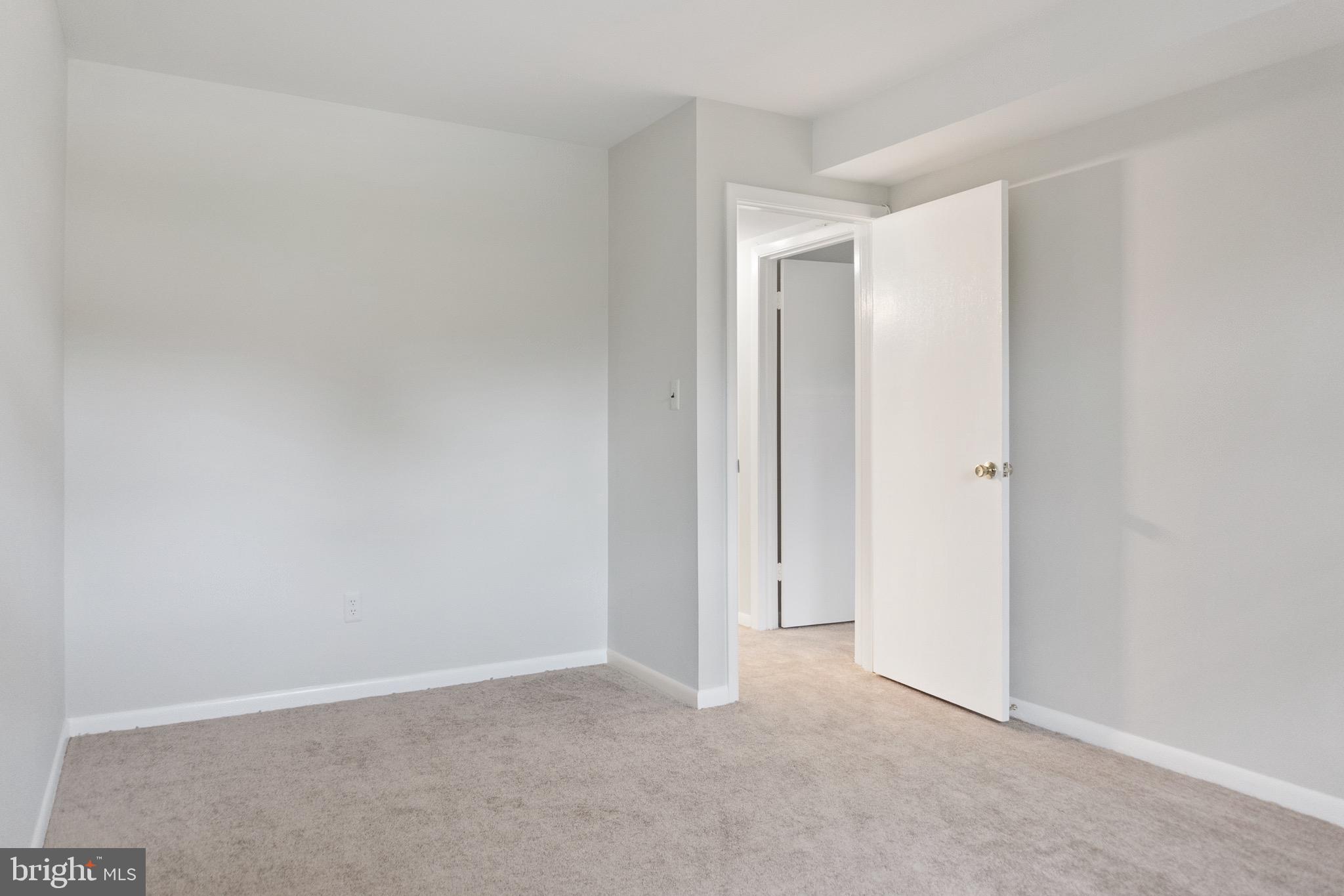 WARREN LODGE CONDOMINIUMS - Residential Lease