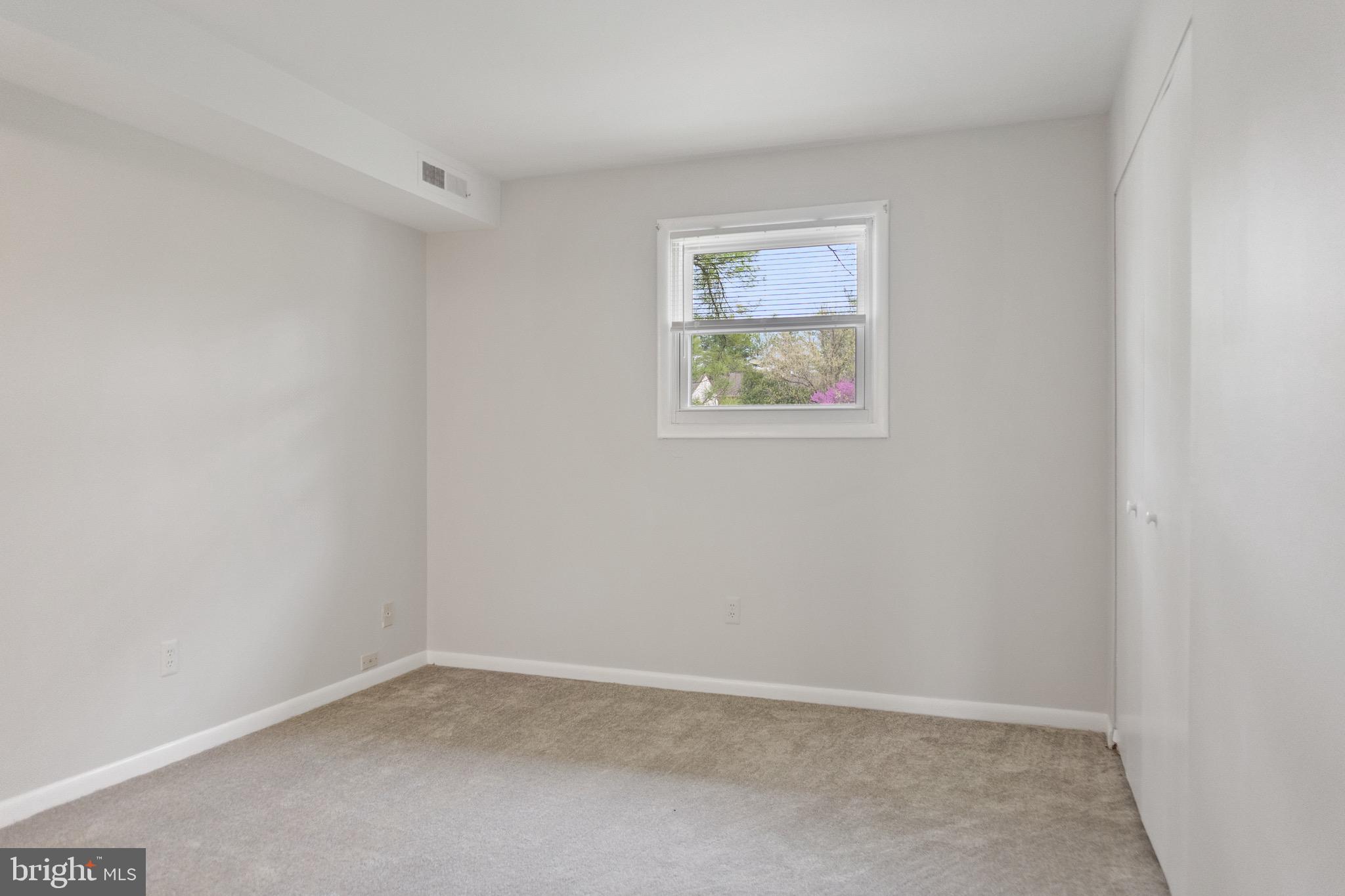 WARREN LODGE CONDOMINIUMS - Residential Lease