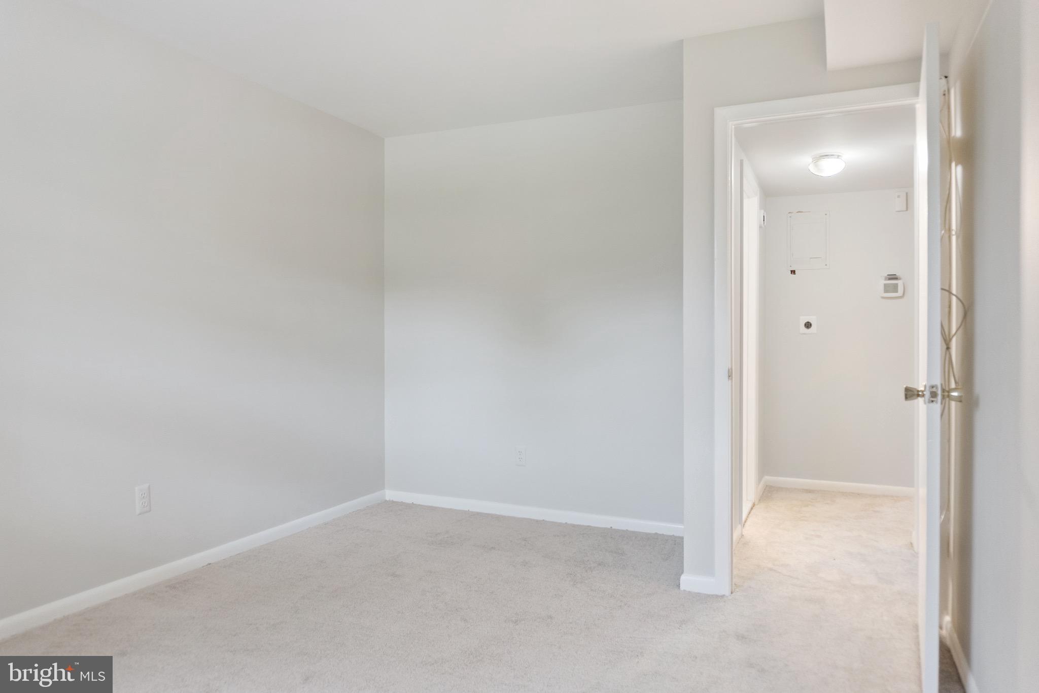 WARREN LODGE CONDOMINIUMS - Residential Lease