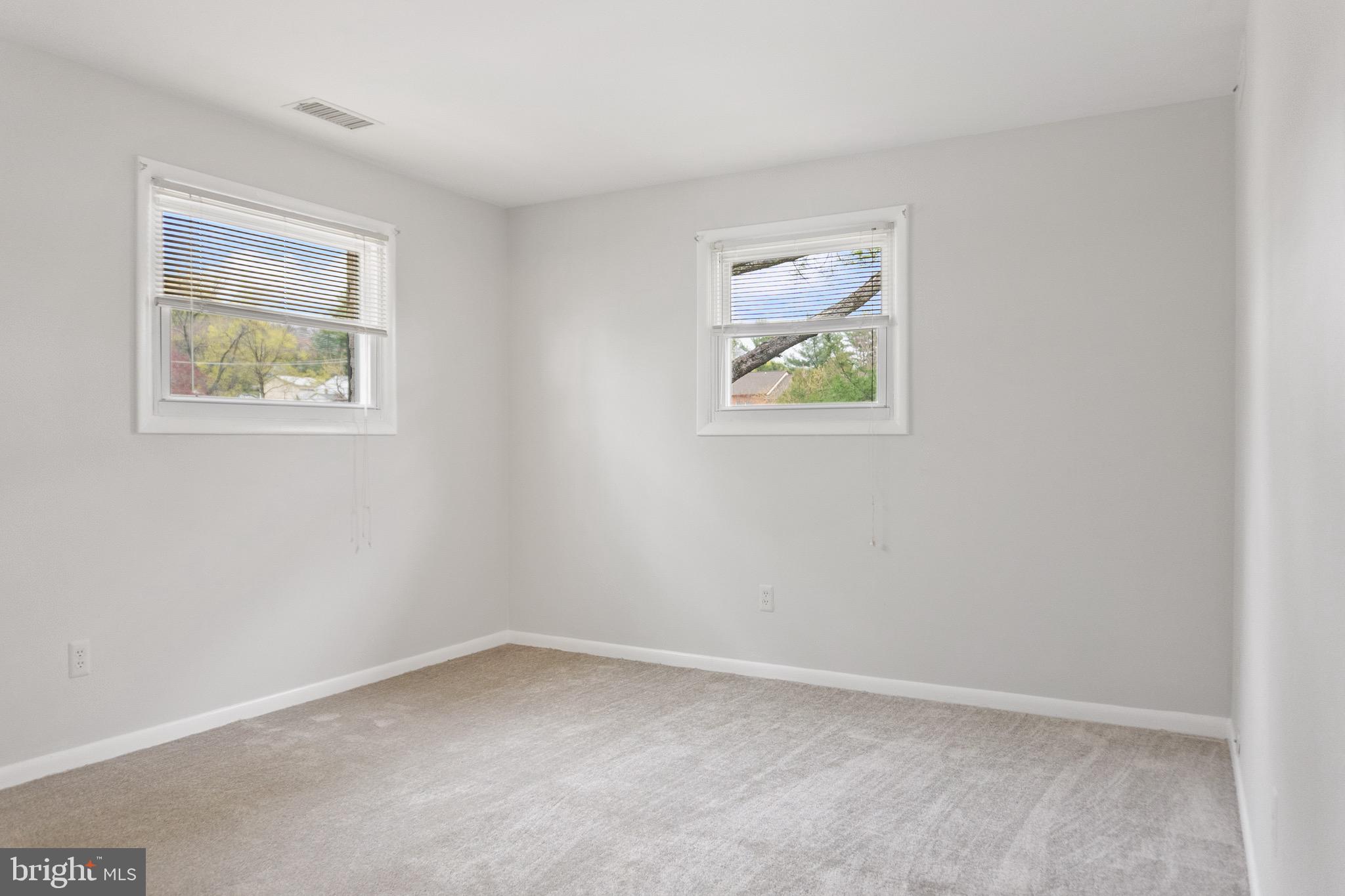 WARREN LODGE CONDOMINIUMS - Residential Lease