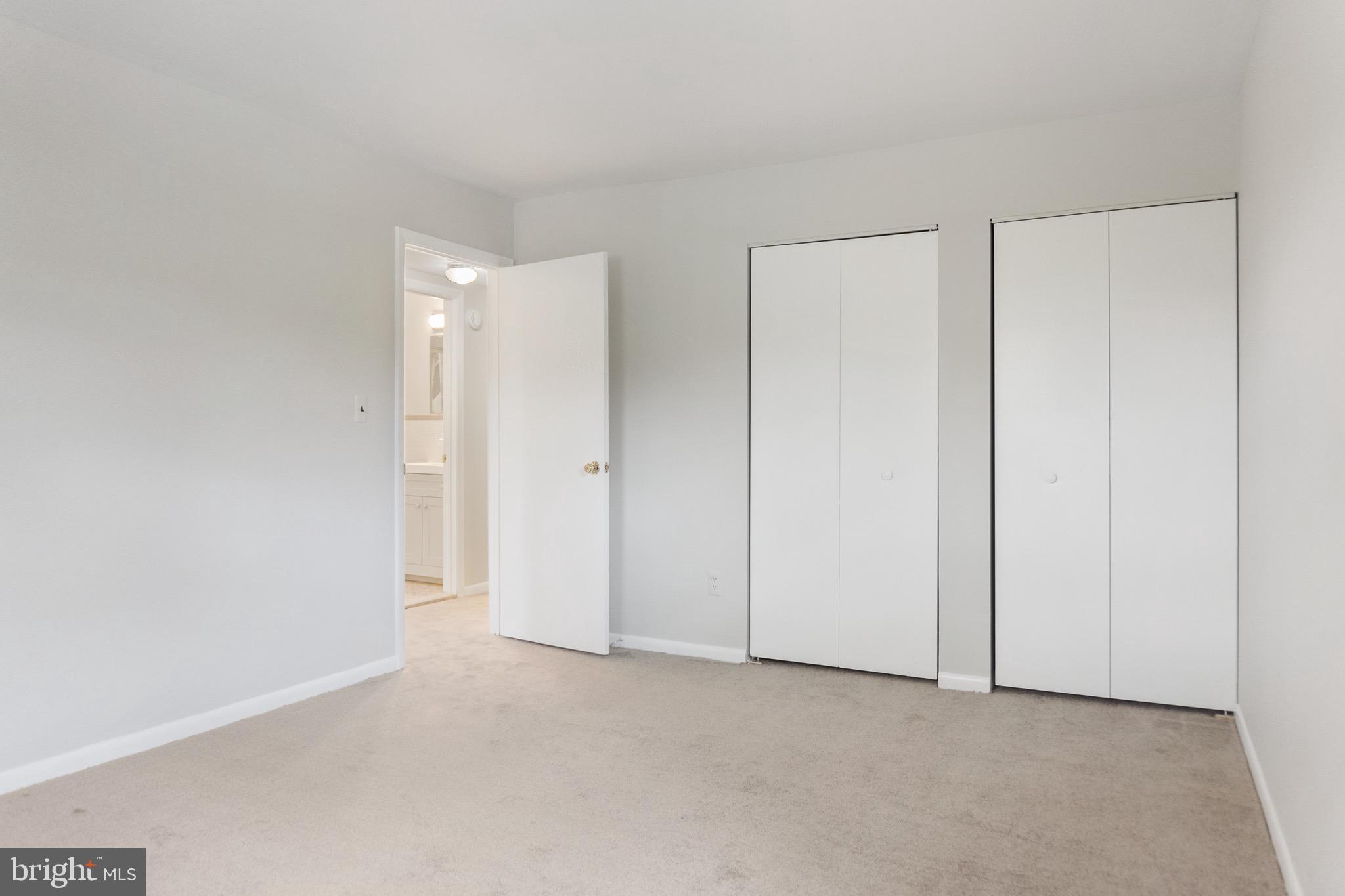 WARREN LODGE CONDOMINIUMS - Residential Lease