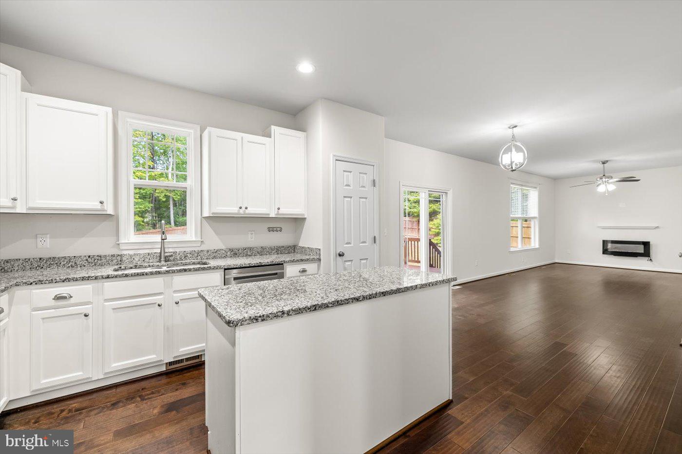 LAKE WILDERNESS - Residential